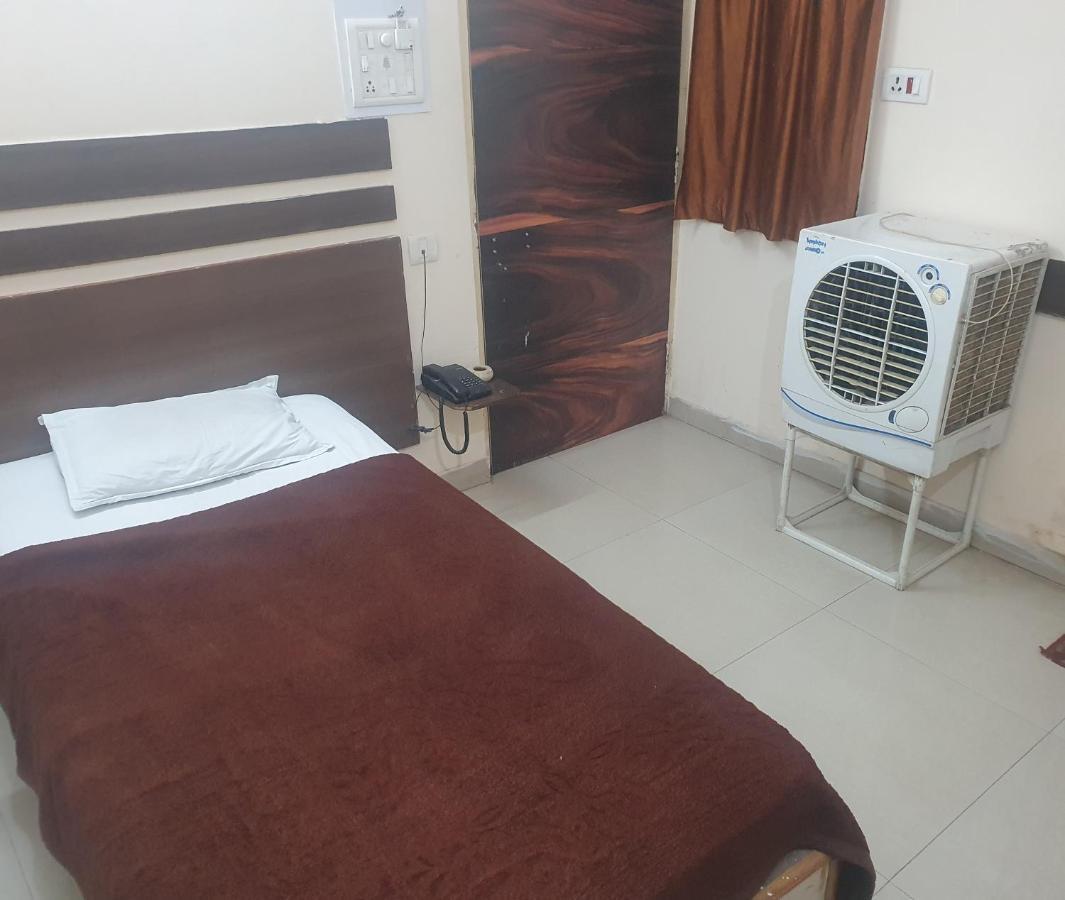 Hotel Anmol Ambikāpur Eksteriør bilde