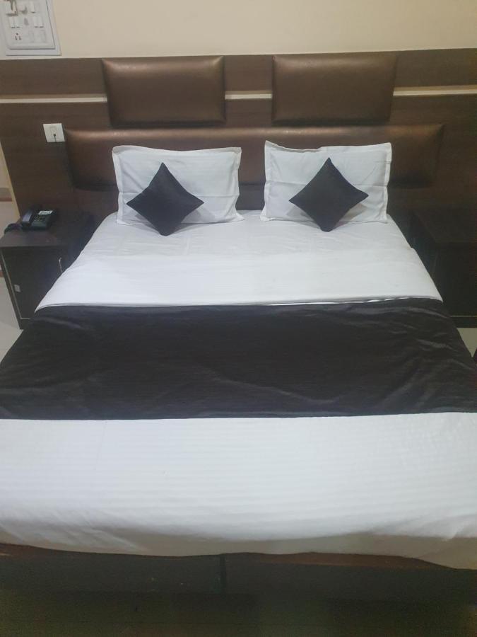 Hotel Anmol Ambikāpur Eksteriør bilde