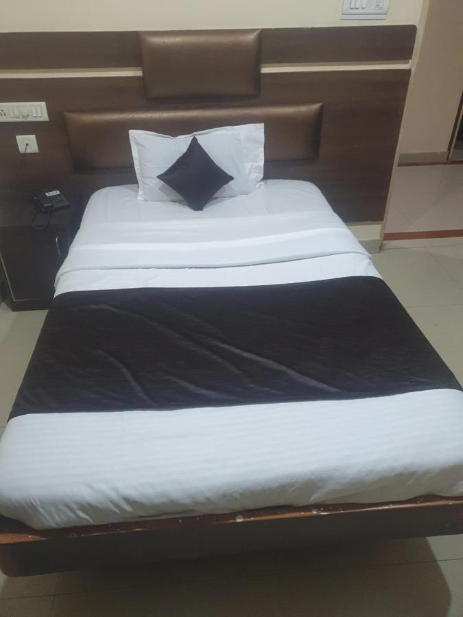 Hotel Anmol Ambikāpur Eksteriør bilde