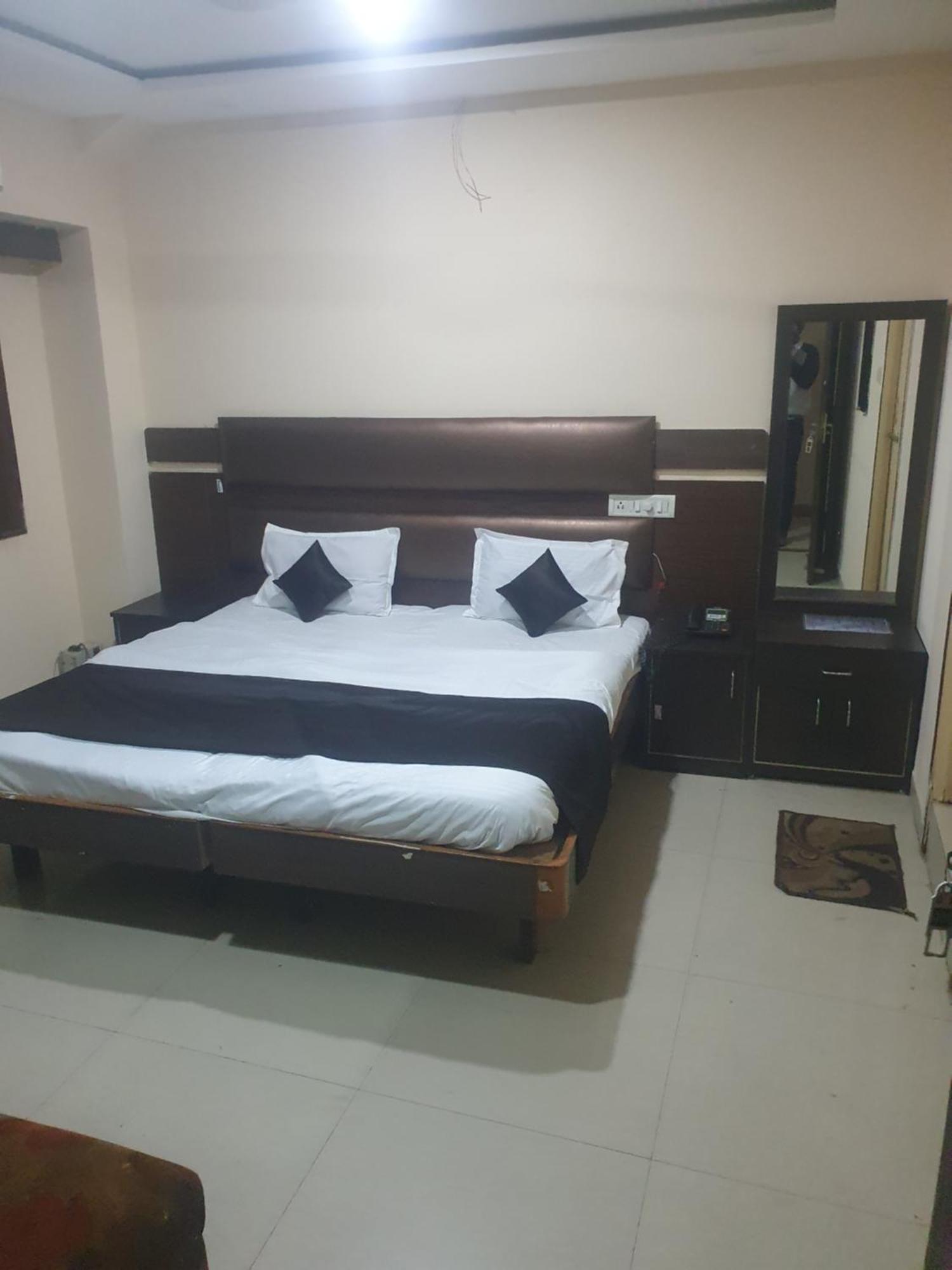 Hotel Anmol Ambikāpur Rom bilde