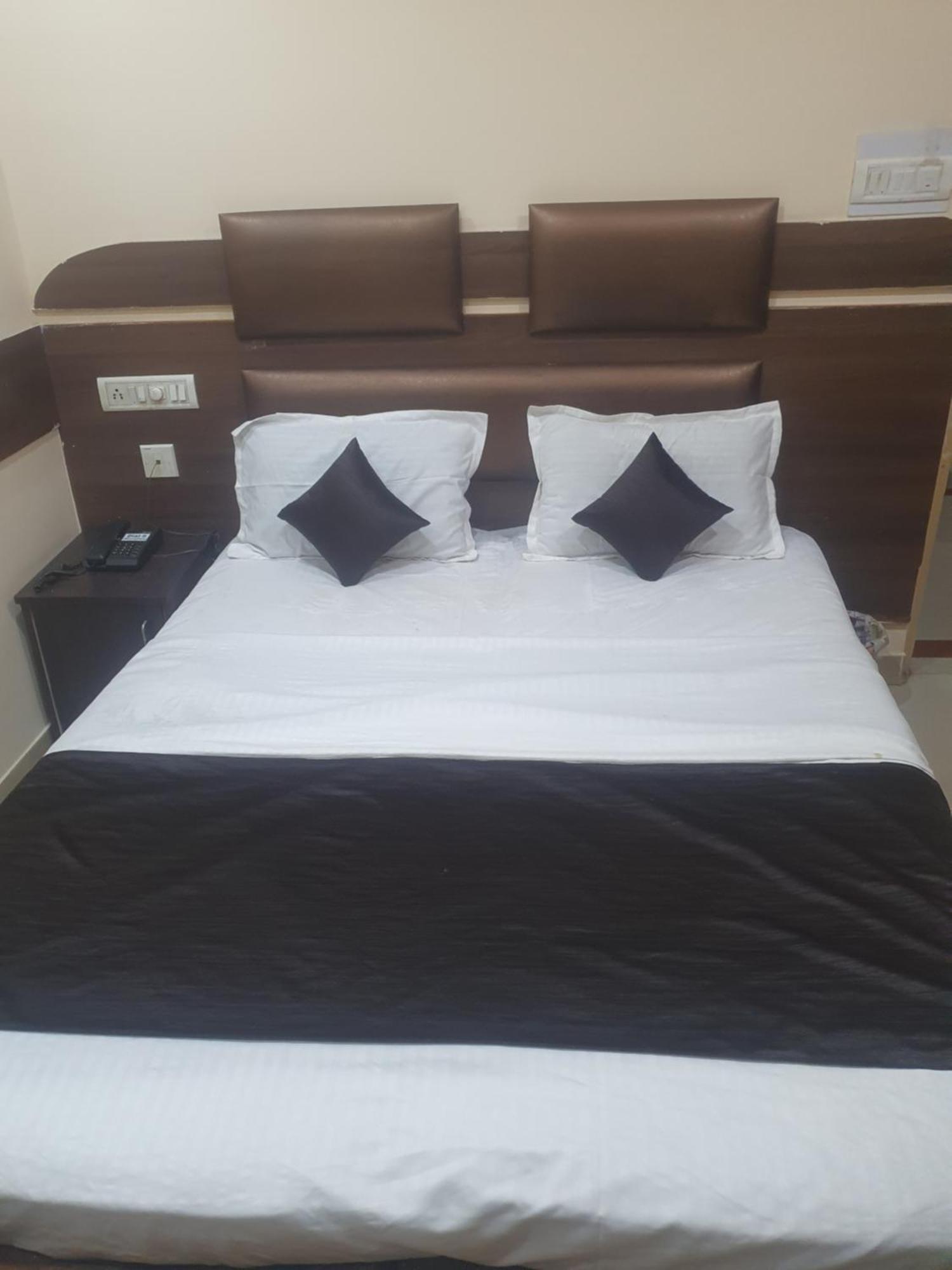 Hotel Anmol Ambikāpur Rom bilde